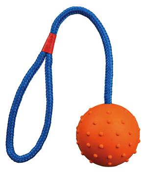 Levně Vrhací míč hrbolatý na šňůře TRIXIE 6 cm/30 cm