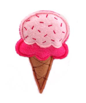 Hračka LET`S PLAY zmrzlina s catnipem růžová