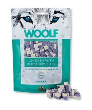 Levně WOOLF pochoutka chicken with Blueberry bites 100g