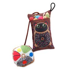 Hračka LET`S PLAY polštářek motiv kočka s catnipem 9 cm Hračka LET`S PLAY polštářek motiv kočka s catnipem 9 cm